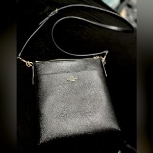 NEW. NEVER USED.•COACH KITT MESSENGER CROSSBODY.•VERY LUXURIOUS BAG.